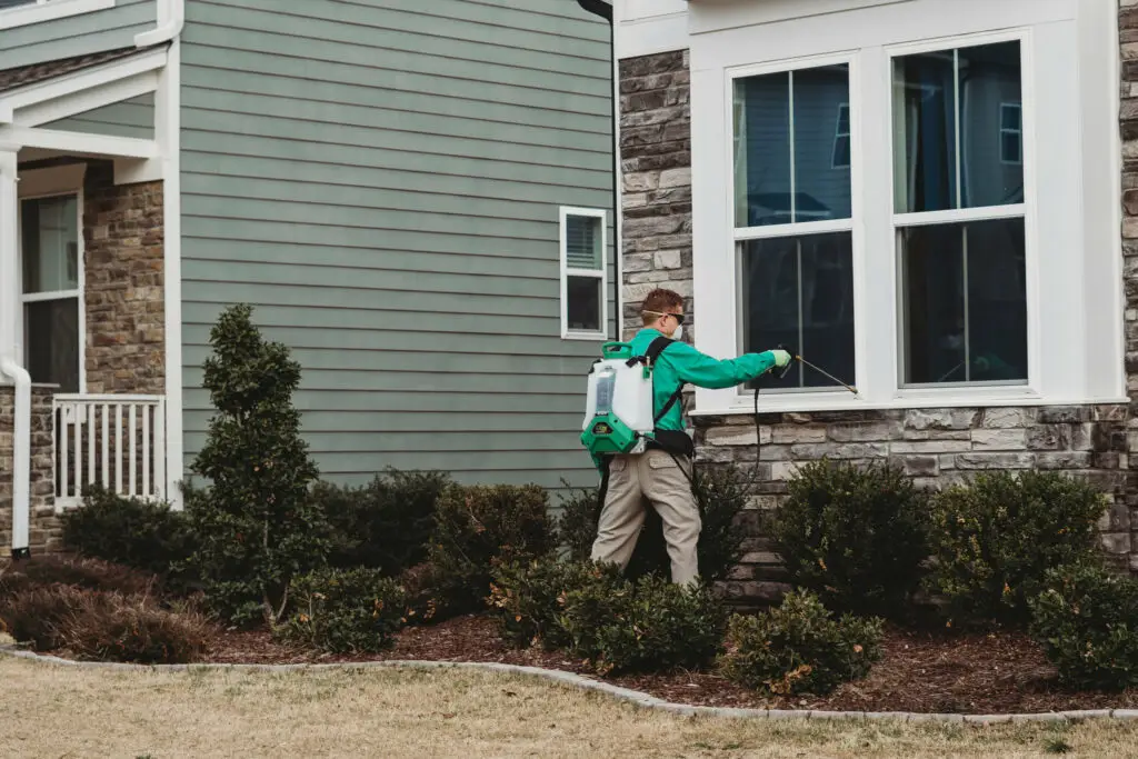 Holly Springs Pest Control pest control technician